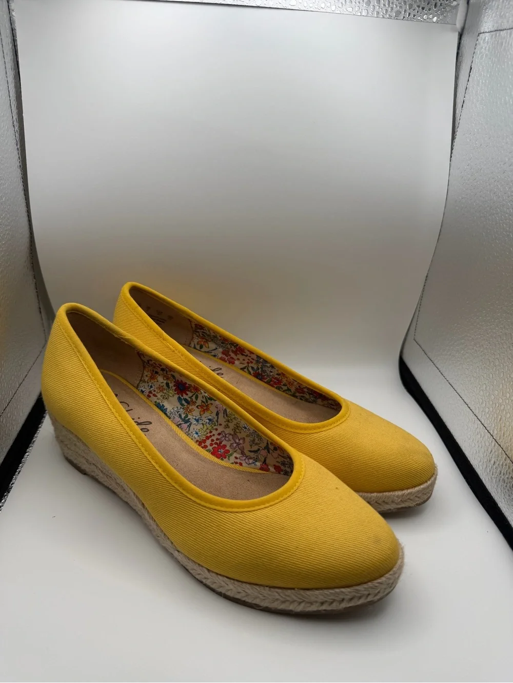 Life Stride Yellow Espadrille Wedges size 6